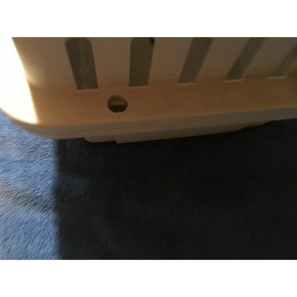 Boots and Barkley Airline Approved Pet carrier for small Dogs & Caps with Dish